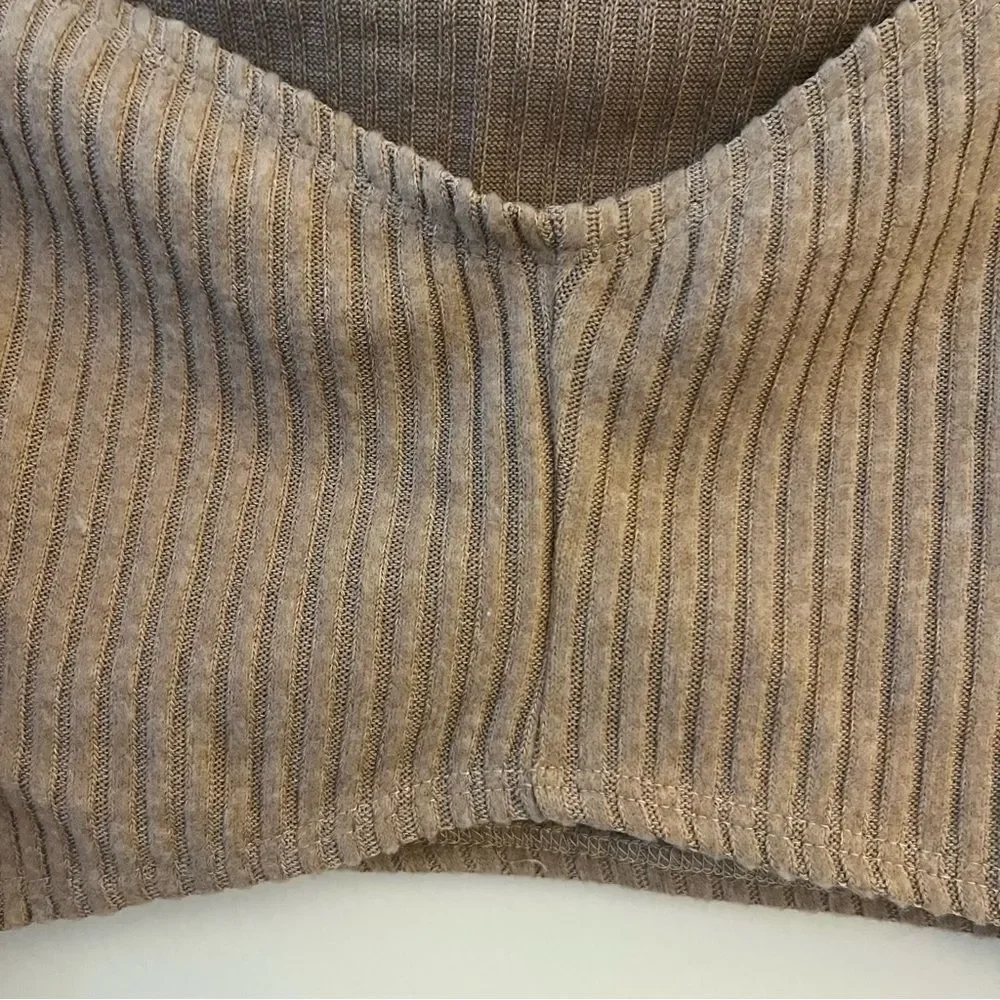 Reformation Shayne Long Sleeve‎ Cropped Ribbed Top in Buff Beige NWT Size Medium